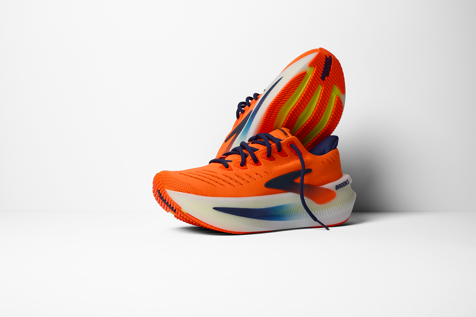 Brooks - Men display picture 1