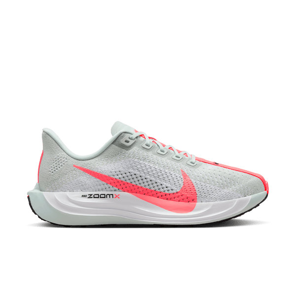 Nike - Women's Pegasus Plus | Neutral Cushioned Running Shoe